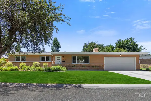 2713 S Laurelhurst Dr, Boise, ID 83705
