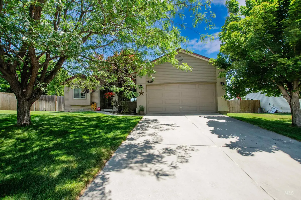 625 Mulberry Loop, Nampa, ID 83686 - #1