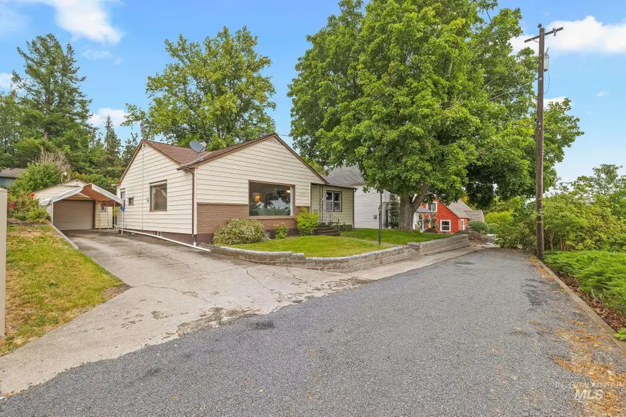 132 W Ash Street, Genesee, ID 83832 - #3