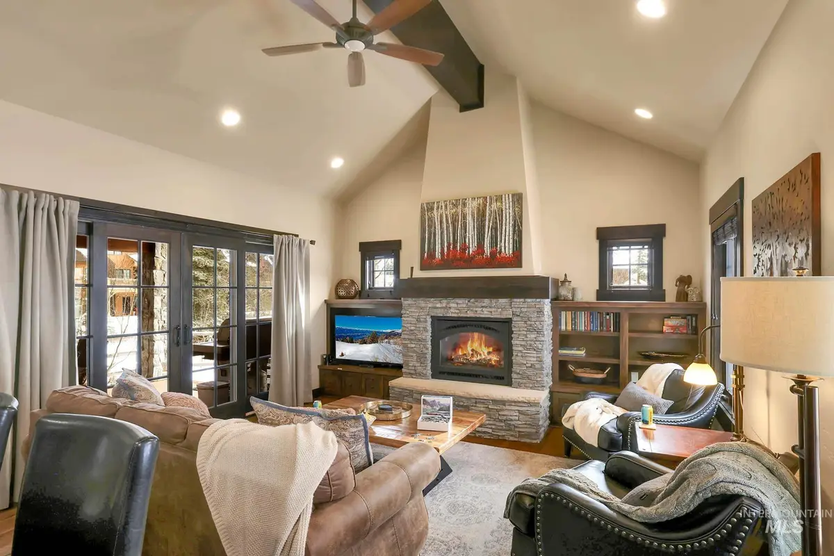 117 Golden Bar Court, Donnelly, ID 83615 - #1