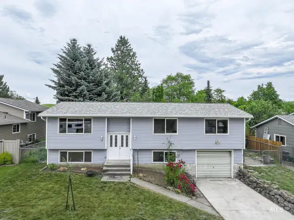 824 Kennedy St, Moscow, ID 83843