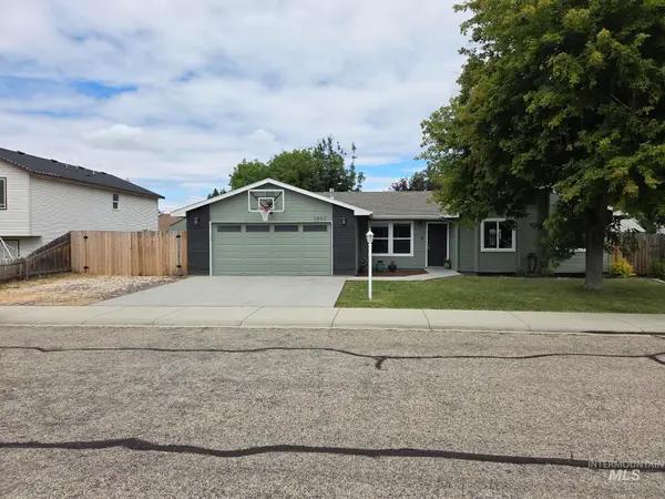 2860 W Sana Clara Dr, Meridian, ID 83642