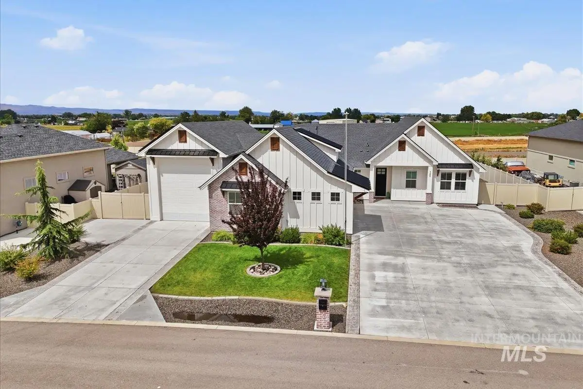 723 S Bristol Ln, Nampa, ID 83687 - #1