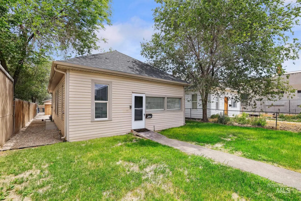 332 4th Ave W, Twin Falls, ID 83301 - #1