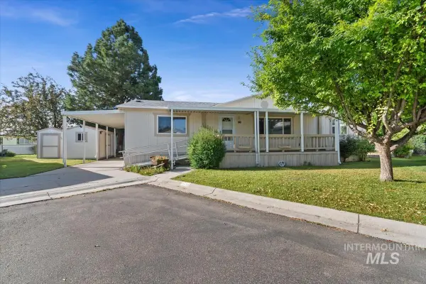 8236 W Vicksburg Lane, Boise, ID 83714