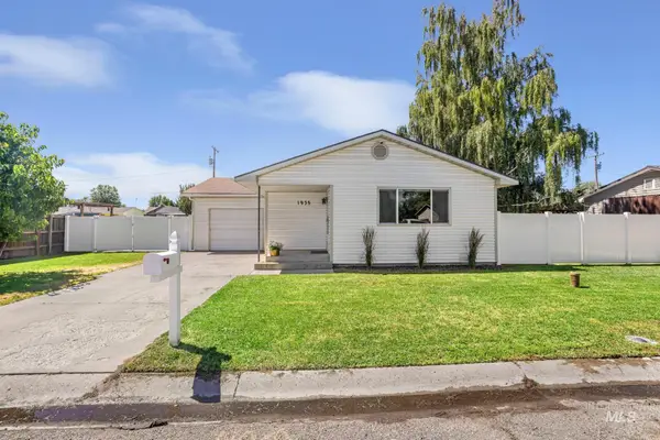 1935 17th St, Heyburn, ID 83336