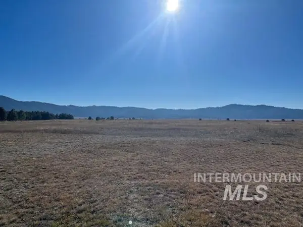 111 Sixty Ln, Cascade, ID 83611