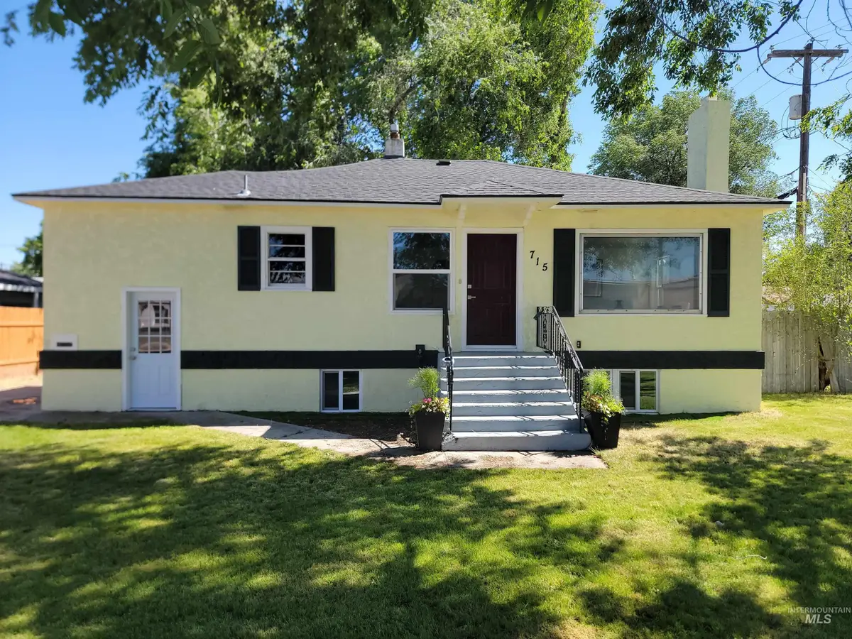 715 E Lincoln Ave, Nampa, ID 83686 - #1