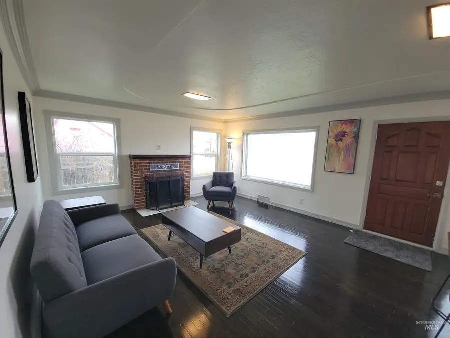 715 E Lincoln Ave, Nampa, ID 83686 - #2