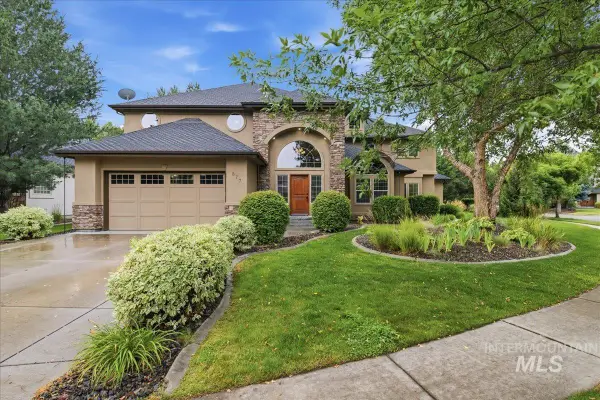 877 W Headwaters Dr., Eagle, ID 83616