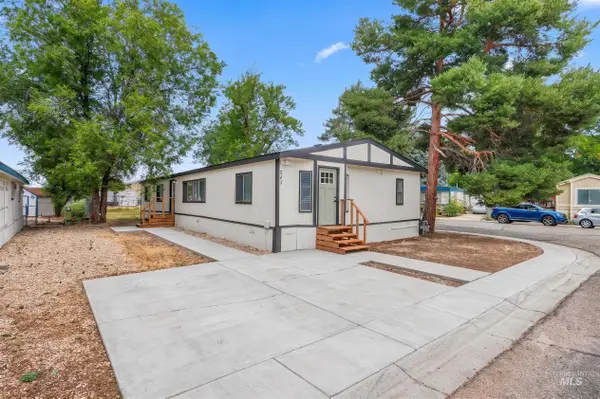543 Silver City Dr, Boise, ID 83713