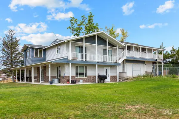 18338 Pride Ln, Caldwell, ID 83607
