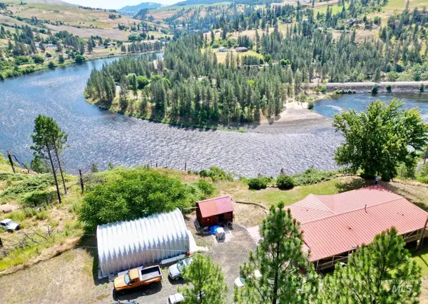 35322 River Rd, Lenore, ID 83541