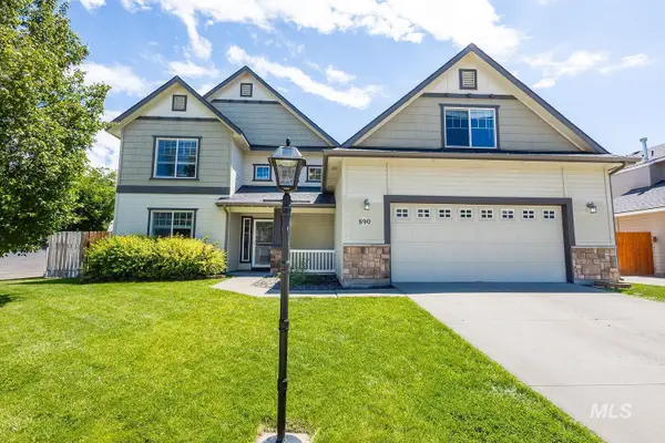 890 N Oxwich Ave, Meridian, ID 83642