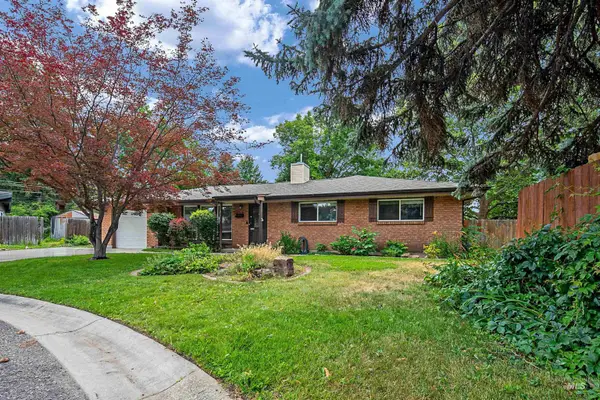 2418 N Weaver Circle, Boise, ID 83704