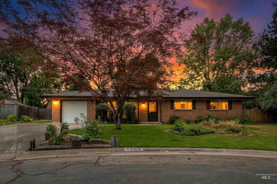 2418 N Weaver Circle, Boise, ID 83704 - #2