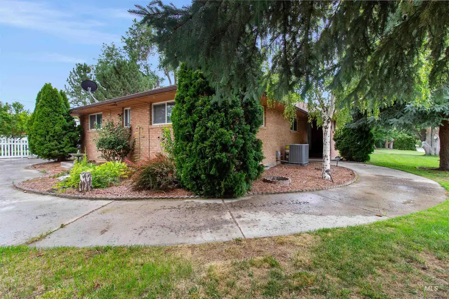 1968 Falls Ave E, Twin Falls, ID 83301 - #2