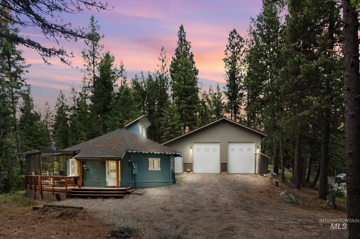 9785 Edna Pl, Cascade, ID 83611 - #1