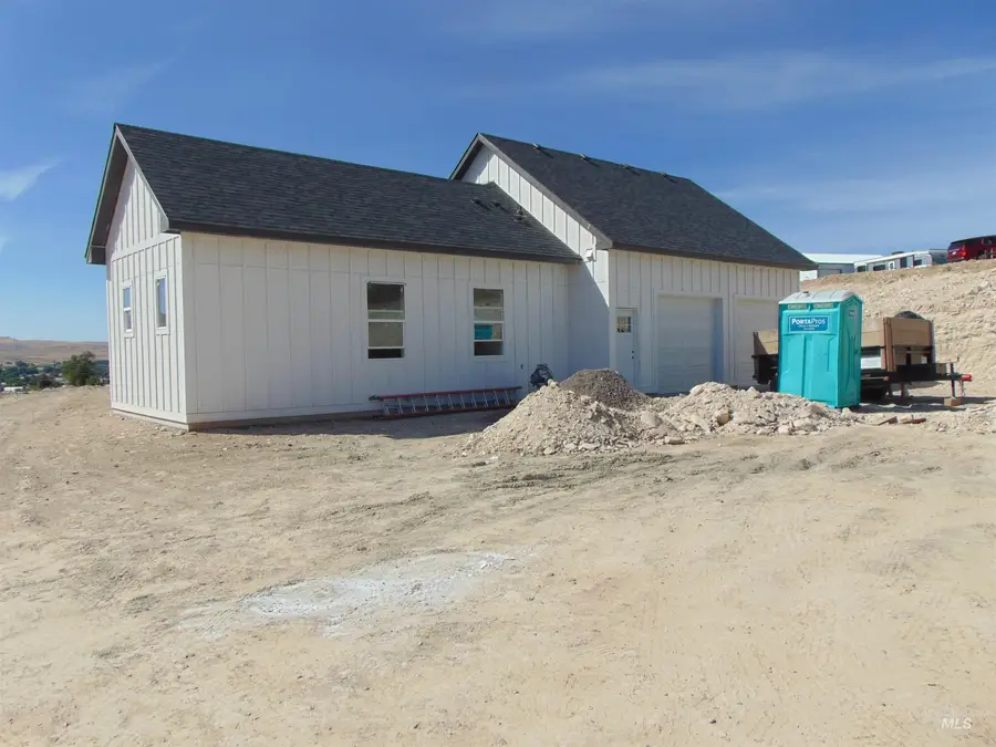 1164 Smith Dr., Vale, OR 97918 - #3