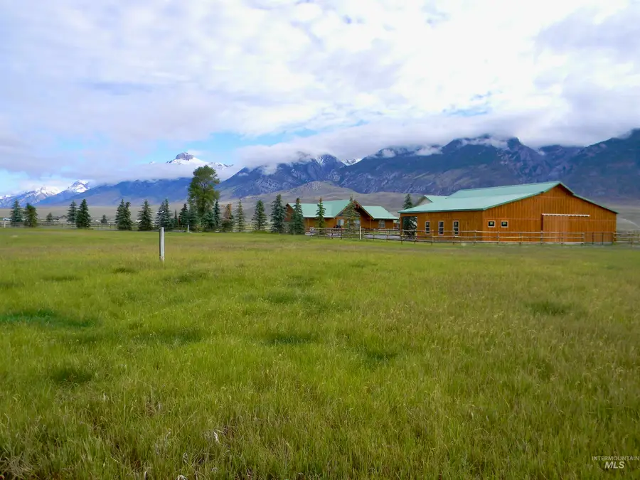 181 Crows Nest Loop, Mackay, ID 83251 - #2
