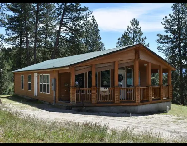 1224 Woodside Rd, Cascade, ID 83611