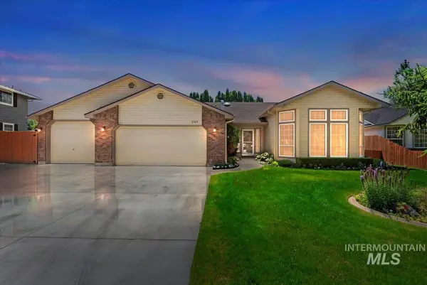 3983 W Blue Creek Dr, Meridian, ID 83642