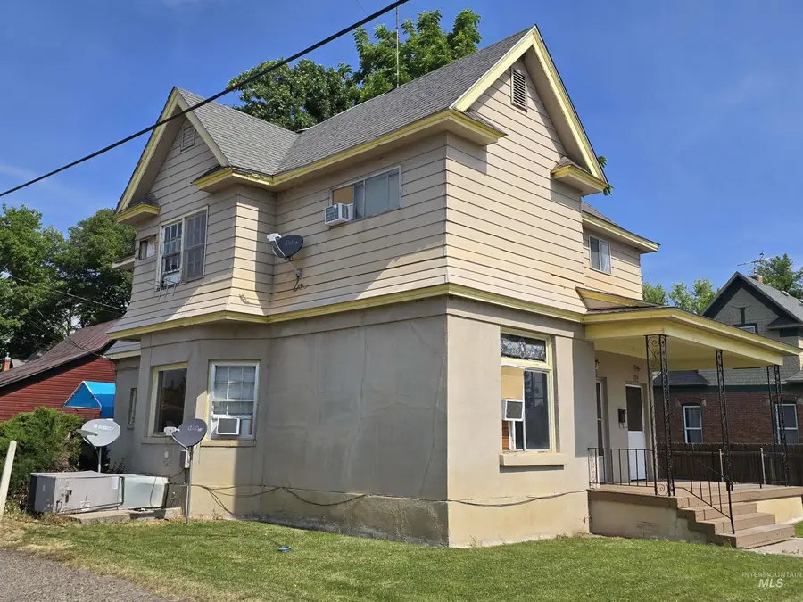 535 & 537 W 1st St, Weiser, ID 83672 - #3