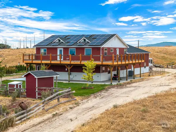 870 Desert Wind Rd, Boise, ID 83716