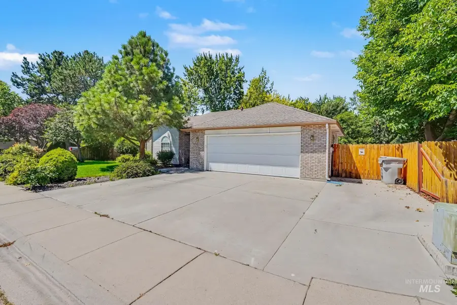 927 N Dawn Drive, Boise, ID 83713 - #2