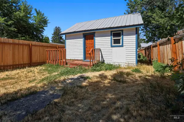729 California St, Gooding, ID 83330