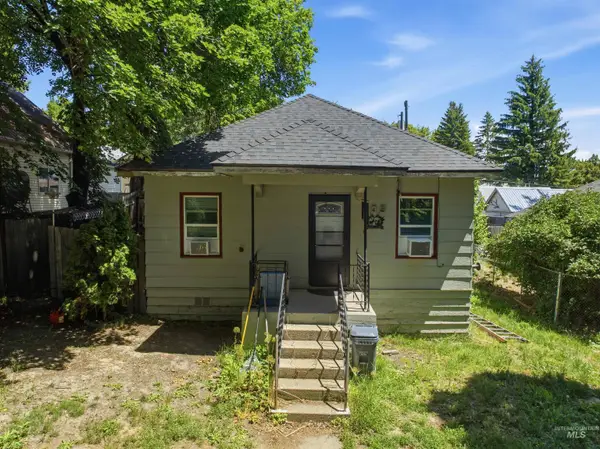 735 Oak St, Potlatch, ID 83855