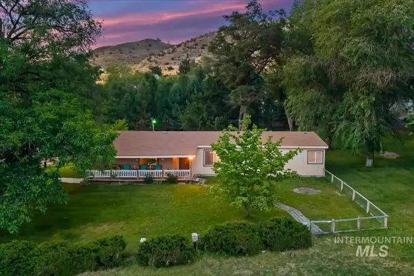 5758 W Hill Rd, Boise, ID 83703