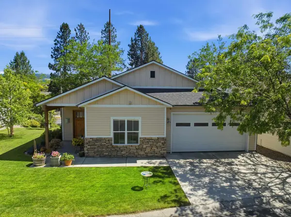 2075 Sunnyside Ave #2, Moscow, ID 83843