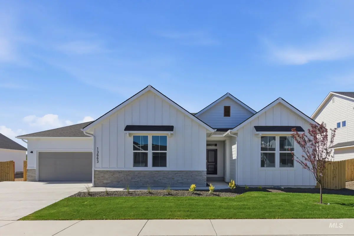 1073 Coffee Pond Ave, Middleton, ID 83644 - #1