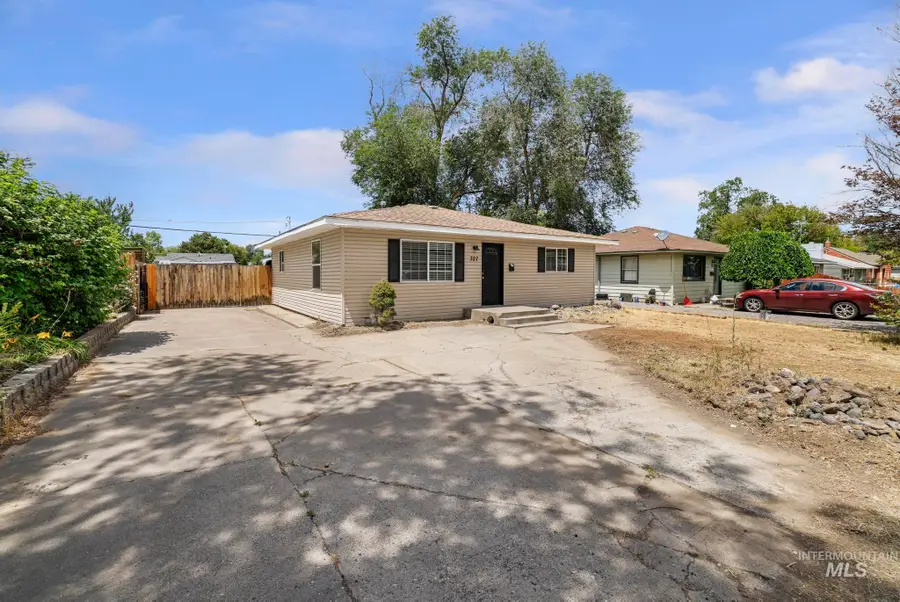 327 Monroe St, Twin Falls, ID 83301 - #2