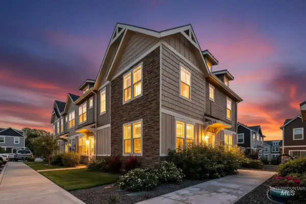 10739 W Brownstone Ln, Boise, ID 83709