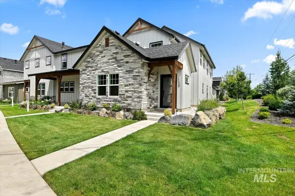 134 N Edgewood Ln, Eagle, ID 83616