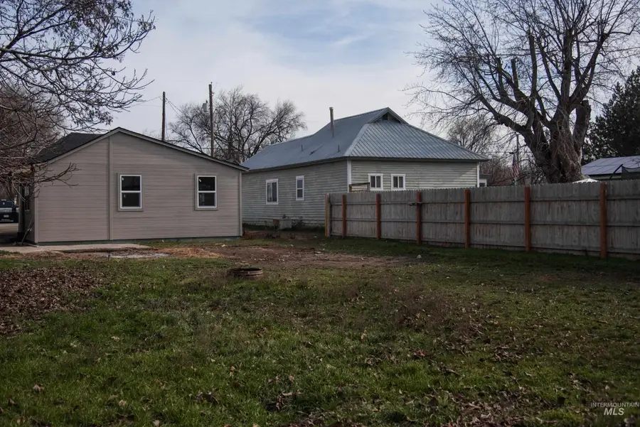 907 N 7th St, Payette, ID 83661 - #2