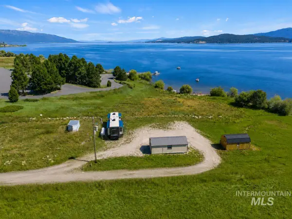 44 Pats Lane, Cascade, ID 83611