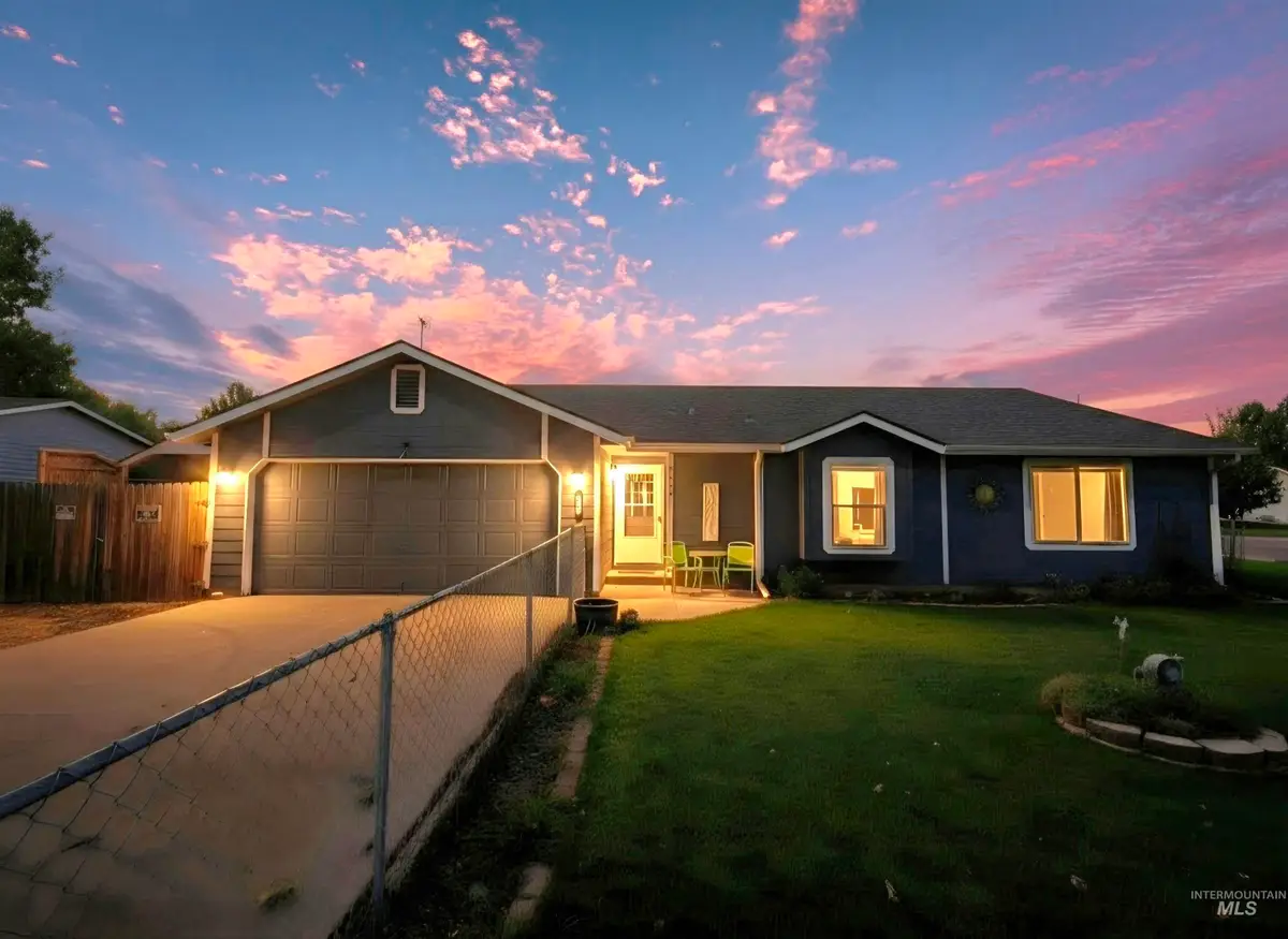 123 S Campbell Ave, Middleton, ID 83644 - #1