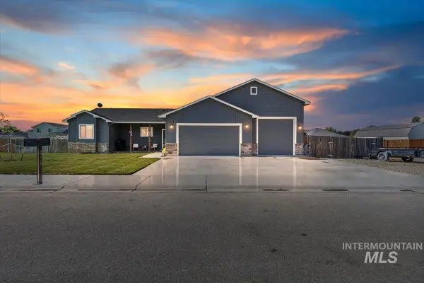 255 NE Greystone, Mountain Home, ID 83647