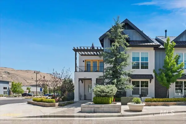 3307 E Trifecta Ln, Boise, ID 83716