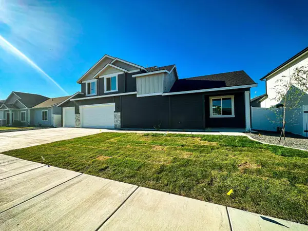 2205 Oxon St, Caldwell, ID 83605