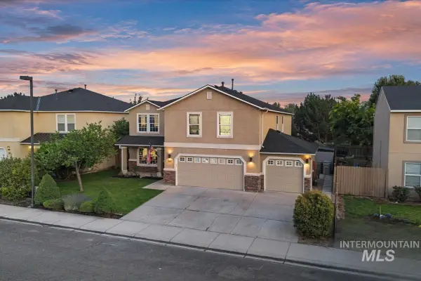 369 E Willowcreek Dr, Middleton, ID 83644