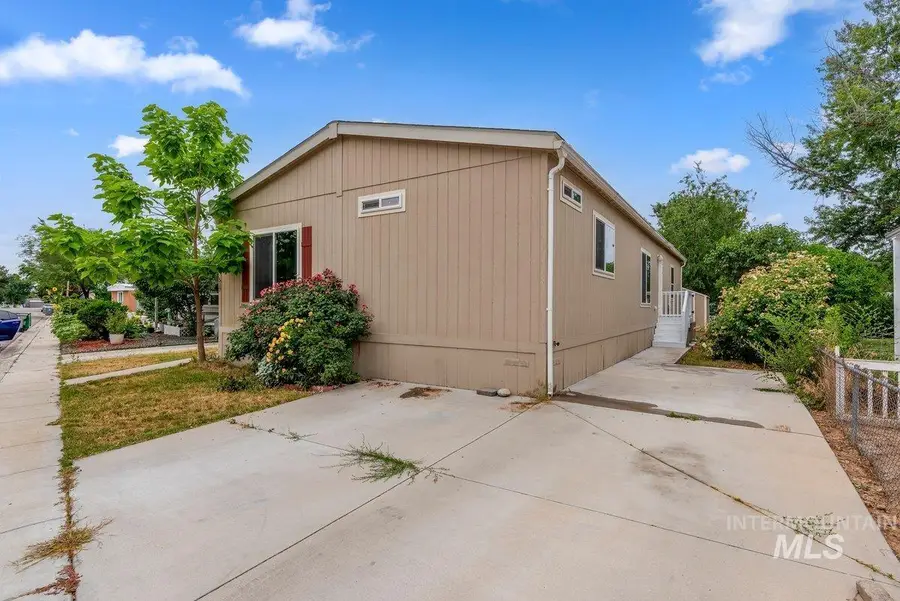517 N Meadowland Dr, Boise, ID 83713 - #2