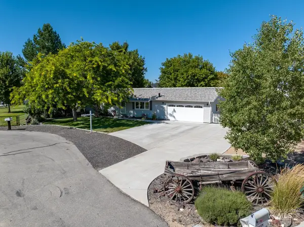 4230 N Patriot Cir, Meridian, ID 83646