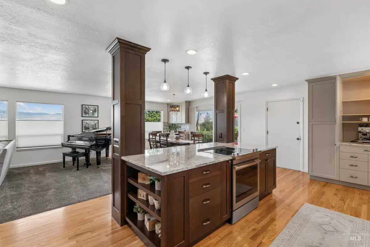 406 S Bitteroot Dr, Boise, ID 83709 - #1