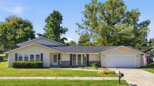 1237 E Cerramar Ct, Eagle, ID 83616