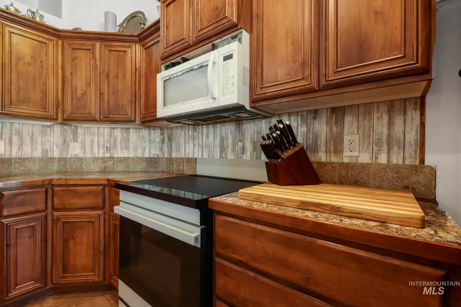1002 Terra Ave, Twin Falls, ID 83301 - #2