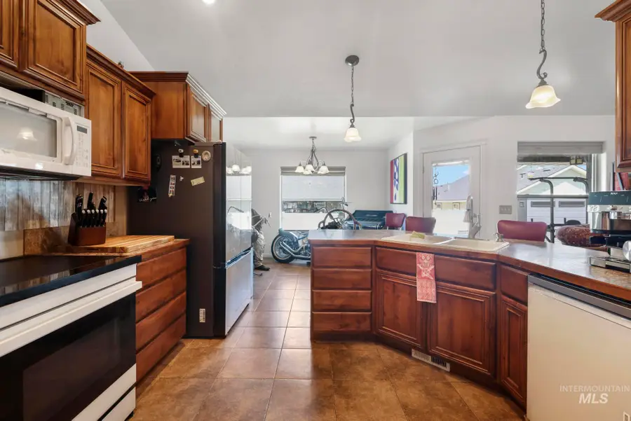1002 Terra Ave, Twin Falls, ID 83301 - #3